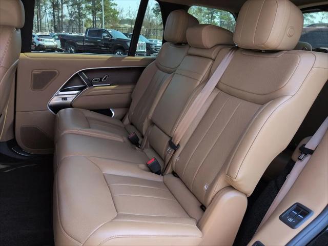 2025 Land Rover Range Rover P400 SE 7 Seat