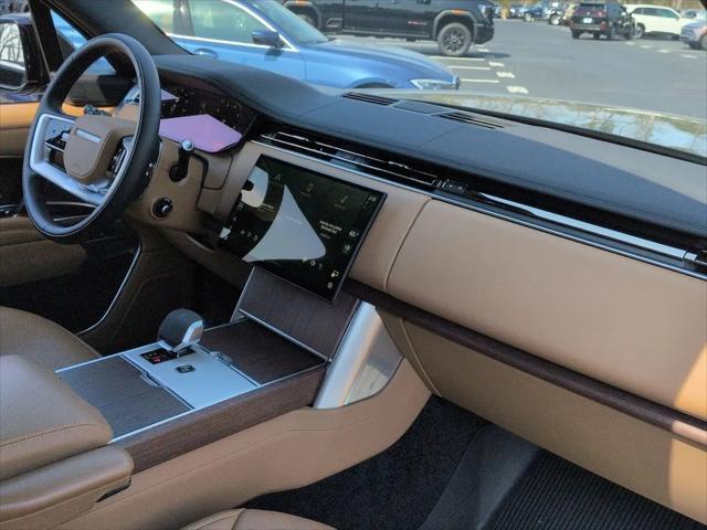 2025 Land Rover Range Rover P400 SE 7 Seat