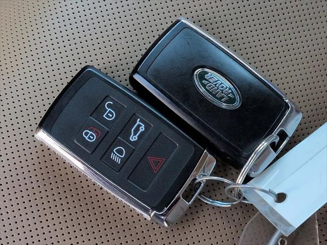 2025 Land Rover Range Rover P400 SE 7 Seat