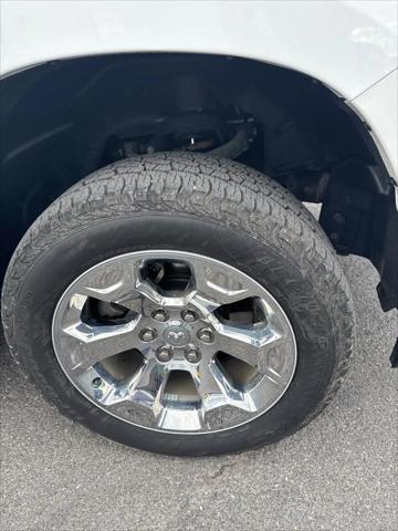 2019 RAM 1500 Big Horn/Lone Star Crew Cab 4x4 64 Box