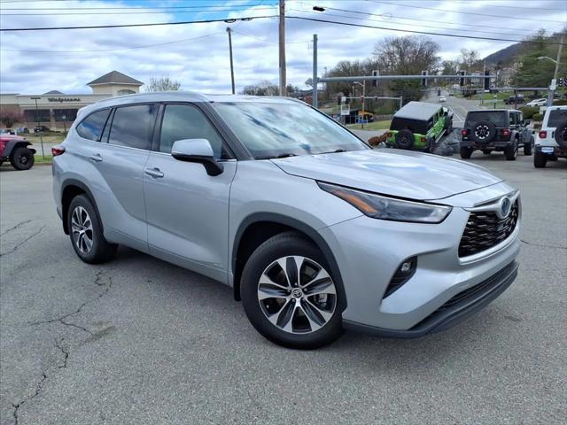 2022 Toyota Highlander Hybrid XLE