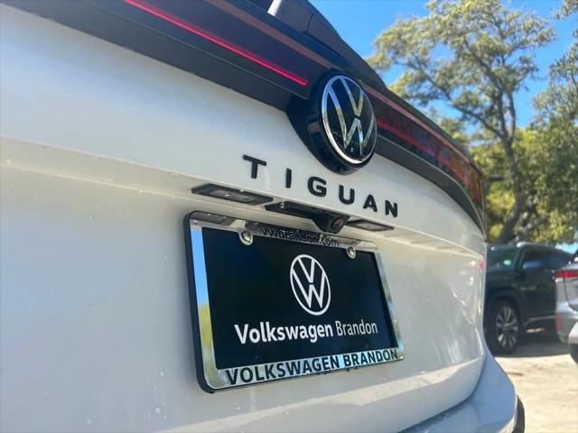2026 Volkswagen Tiguan SE R-Line Black