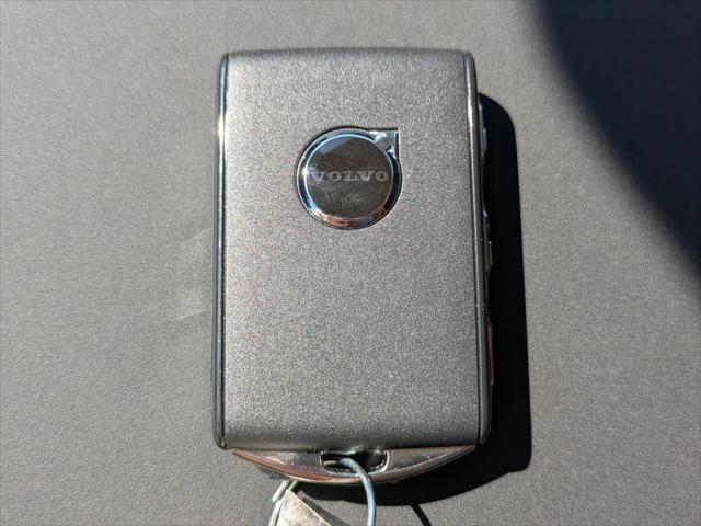 2026 Volvo XC90 Plus, B6 AWD Gas (mild hybrid), Gasoline, Bright, 7 Seats