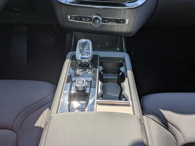2026 Volvo XC90 Plus, B6 AWD Gas mild hybrid, Gasoline, Bright, 7 Seats