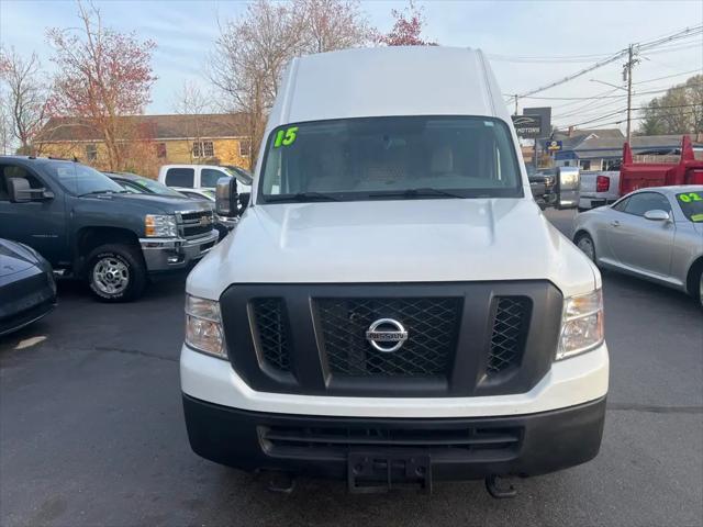 2015 Nissan 2500 S V8