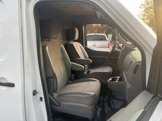 2015 Nissan 2500 S V8