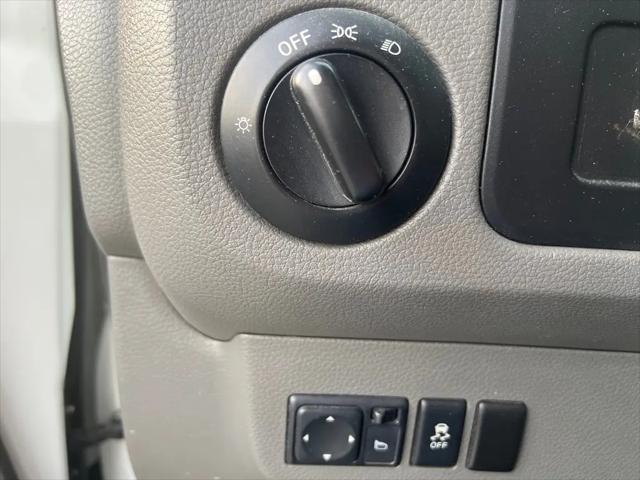 2015 Nissan 2500 S V8