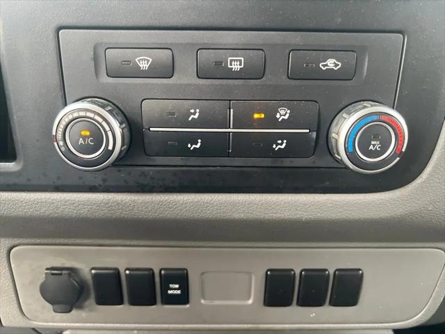 2015 Nissan 2500 S V8