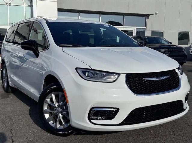 2026 Chrysler Pacifica Select AWD for sale in Inwood, NY