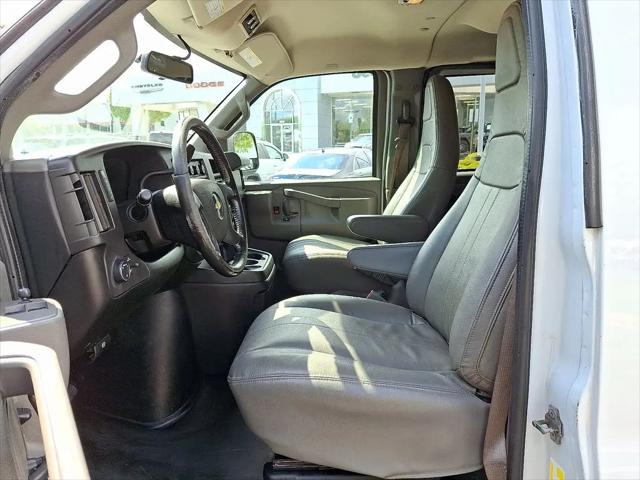2020 Chevrolet Express Passenger RWD 3500 Extended Wheelbase LS
