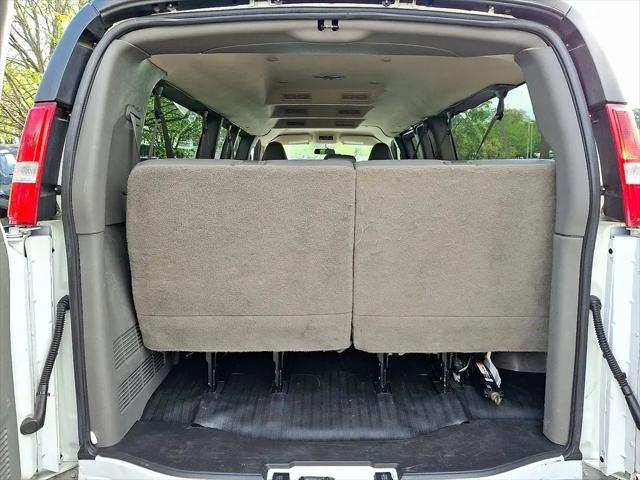2020 Chevrolet Express Passenger RWD 3500 Extended Wheelbase LS