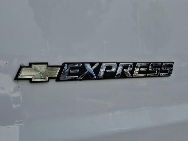 2020 Chevrolet Express Passenger RWD 3500 Extended Wheelbase LS