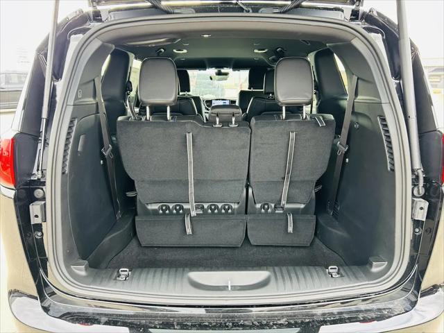 2026 Chrysler Voyager LX
