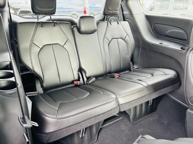 2026 Chrysler Voyager LX