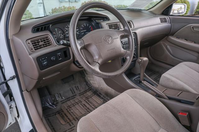 2000 Toyota Camry LE