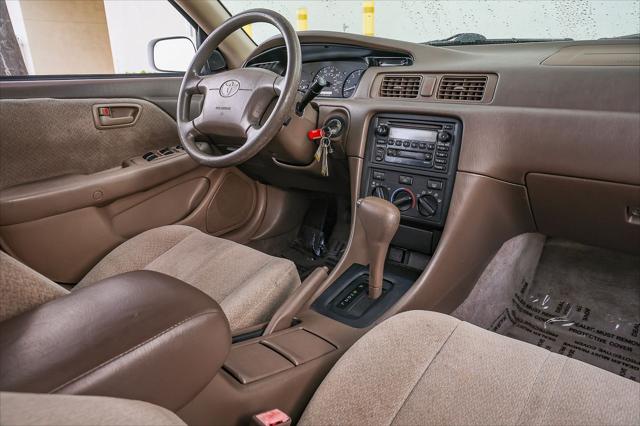 2000 Toyota Camry LE