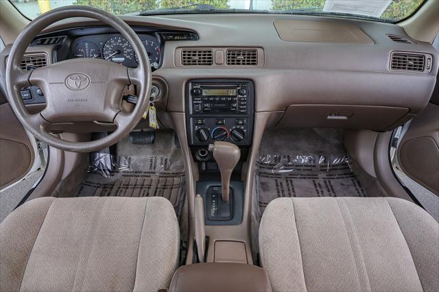 2000 Toyota Camry LE