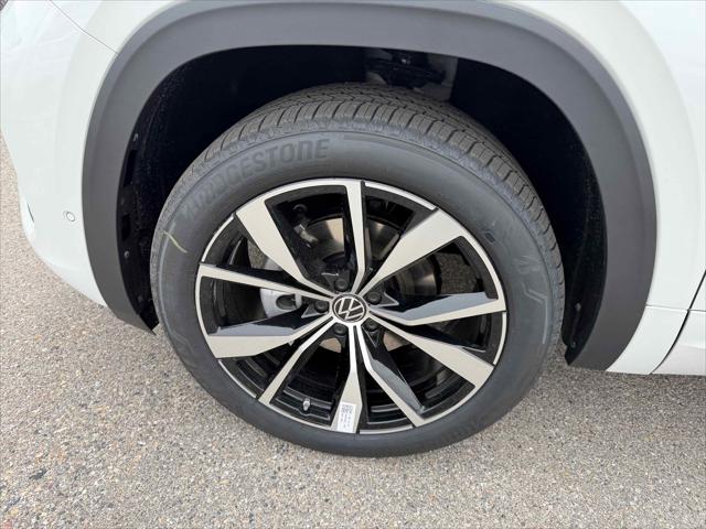 2026 Volkswagen Atlas Cross Sport SEL Premium R-Line