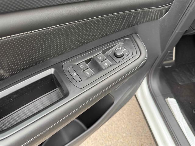 2026 Volkswagen Atlas Cross Sport SEL Premium R-Line