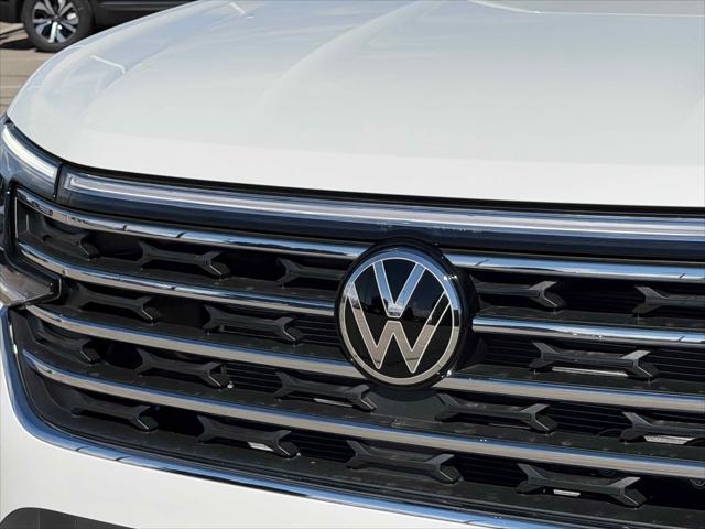 2026 Volkswagen Atlas SE with Technology