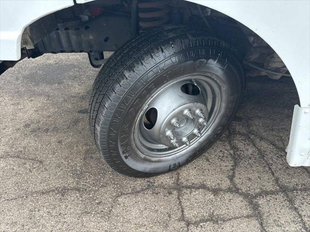 2009 Ford E-350 Stripped Base