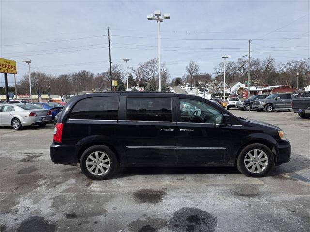2011 Chrysler Town & Country Touring-L