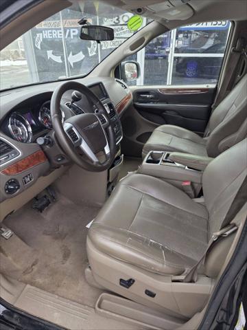 2011 Chrysler Town & Country Touring-L