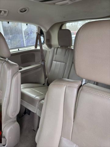 2011 Chrysler Town & Country Touring-L