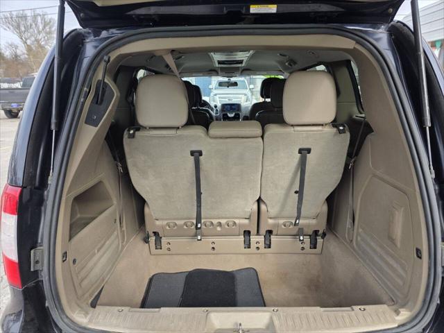 2011 Chrysler Town & Country Touring-L