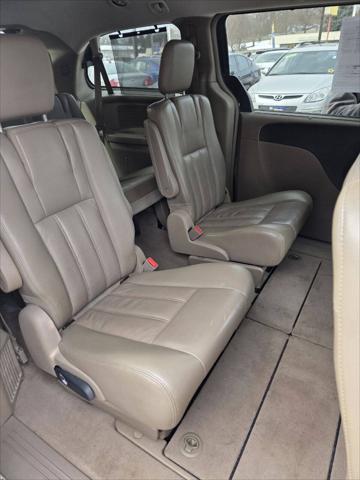 2011 Chrysler Town & Country Touring-L