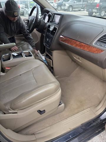 2011 Chrysler Town & Country Touring-L