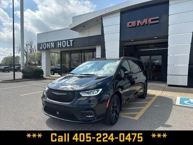 2025 Chrysler Pacifica Limited for sale in Chickasha, OK