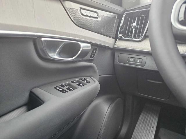 2026 Volvo XC90 Plug-In Hybrid Ultra, T8 AWD, Electric/Gasoline, Bright, 7 Seats