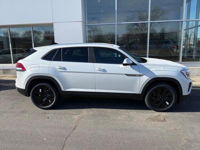 2026 Volkswagen Atlas Cross Sport SE with Technology