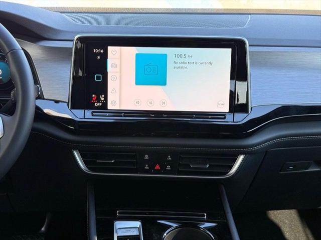 2026 Volkswagen Atlas Cross Sport SE with Technology