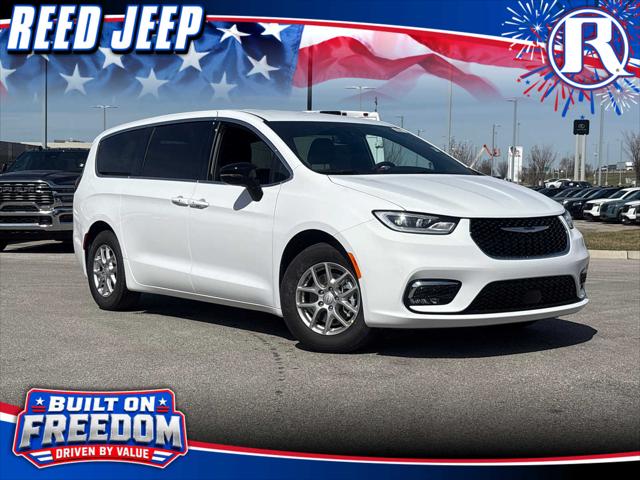 2026 Chrysler Pacifica Select for sale in Overland Park, KS