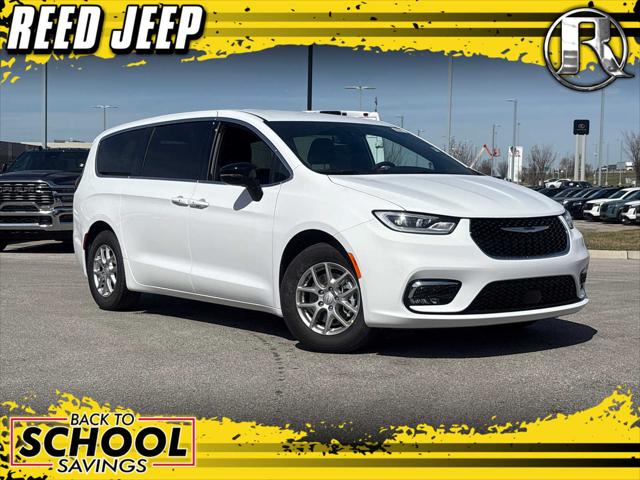 2026 Chrysler Pacifica Select for sale in Overland Park, KS