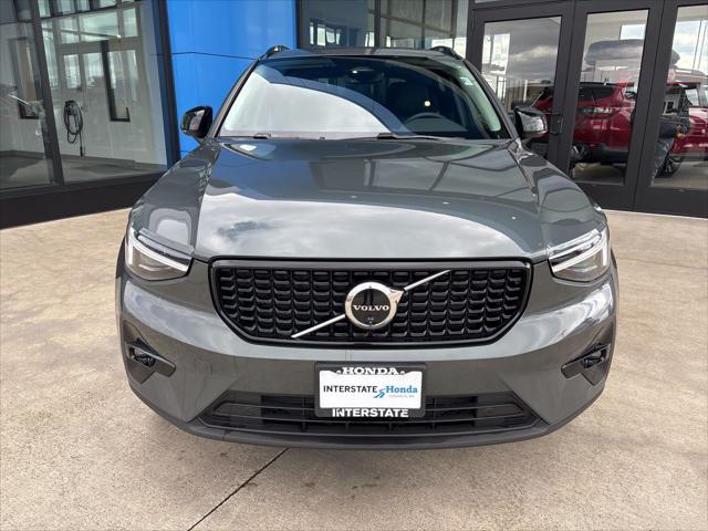 2026 Volvo XC40 Ultra, B5 AWD Gas (mild hybrid), Dark