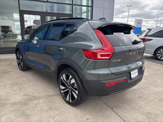 2026 Volvo XC40 Ultra, B5 AWD Gas (mild hybrid), Dark
