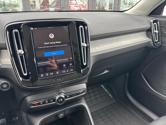 2026 Volvo XC40 Ultra, B5 AWD Gas (mild hybrid), Dark