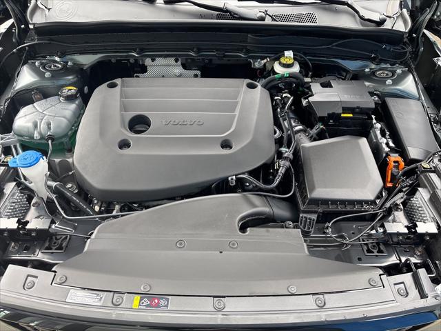 2026 Volvo XC40 Ultra, B5 AWD Gas (mild hybrid), Dark