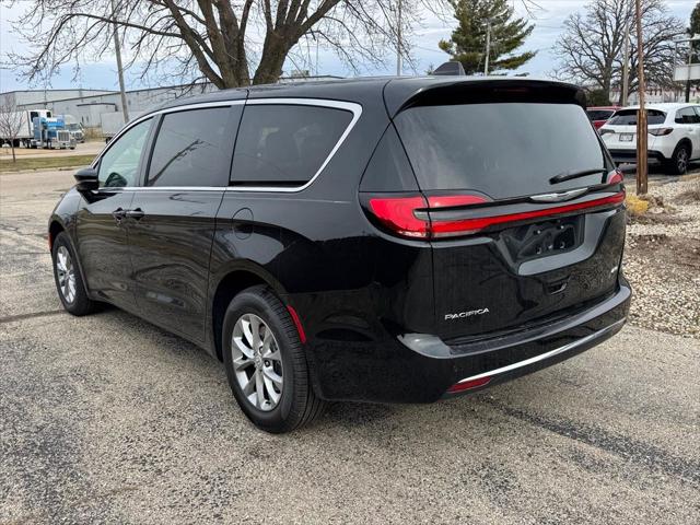 2026 Chrysler Pacifica Select AWD