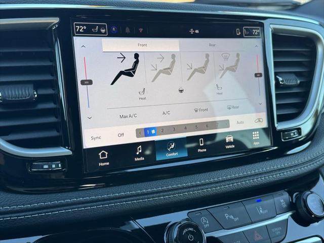 2026 Chrysler Pacifica Select AWD