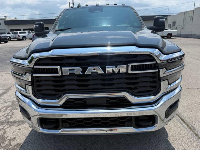 2026 RAM Ram 3500 RAM 3500 TRADESMAN CREW CAB 4X4 8 BOX
