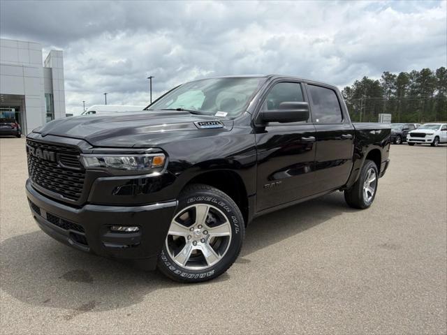 2026 RAM Ram 1500 RAM 1500 EXPRESS CREW CAB 4X4 57 BOX