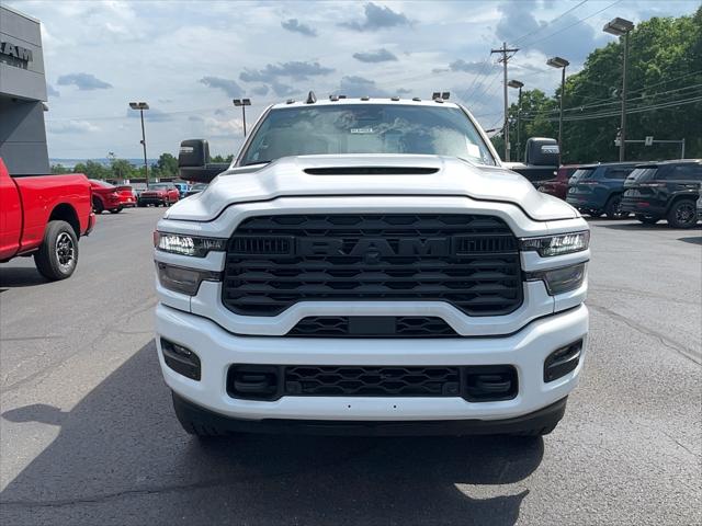 2026 RAM Ram 2500 RAM 2500 BLACK EXPRESS CREW CAB 4X4 64 BOX