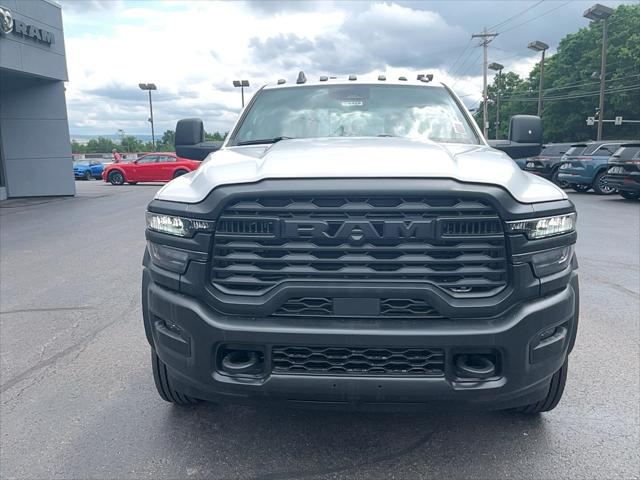 2026 RAM 5500 Chassis RAM 5500 TRADESMAN CHASSIS CREW CAB 4X4 84 CA 2026 RAM 5500 Chassis RAM 5500 TRADESMAN CHASSIS CREW CAB 4X4 84 CA