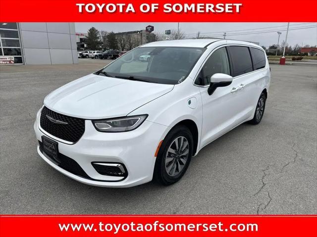 2023 Chrysler Pacifica Hybrid Touring L for sale in Somerset, KY
