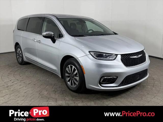2023 Chrysler Pacifica Hybrid Limited for sale in Maumee, OH