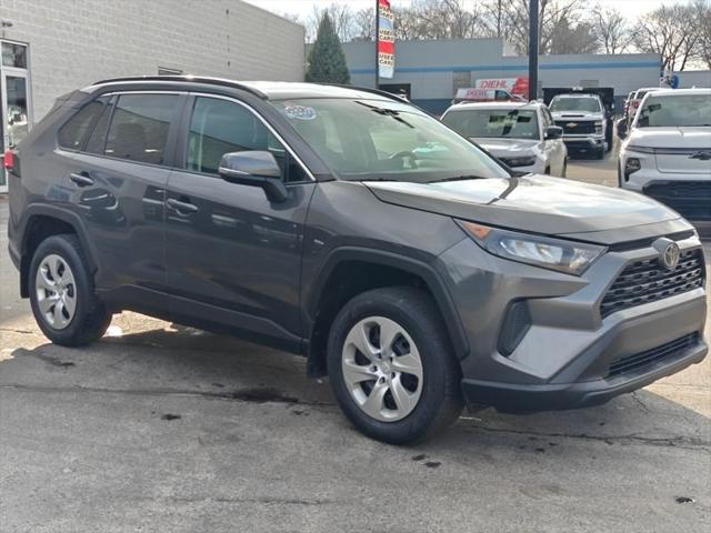 2020 Toyota RAV4 LE